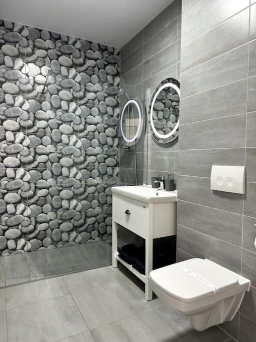 Seville Studio Cu Terasa & Vedere La Munte Brasov Luaran gambar